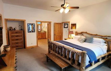 Sundance Spacious Vaulted Ceiling cabin, Hot tub, huge lawn - Foto 44