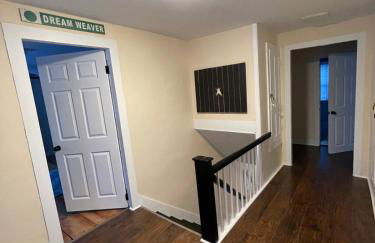 3,000 Sq Ft Historic Colonial Minutes from Okemo with Direct VAST Trail Access - Foto 32