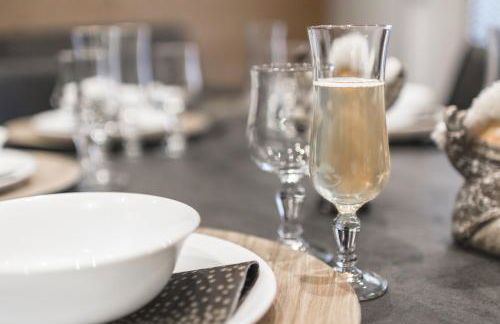 Résidence Campredon - Décoration typique - 25m2 de Terrasse aménagée plein sud avec vue panoramique - Internet - Jardin - Parking - Navette - Linge et Ménage en options payantes - Foto 18