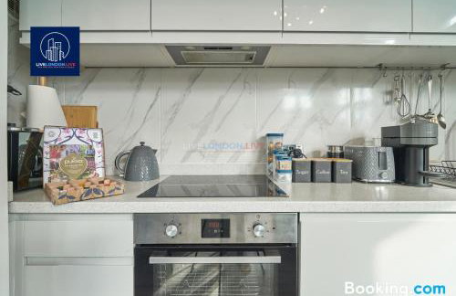Last-Minute Reserve l Sleeps Up to 4 Guests l Flat 1 l One-Bedroom Apartment with King Bed and High Ceilings Near Camden by Live London Short Lets & Serviced Accommodation - Foto 22