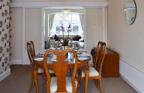 Amazing Cottage In Filey With 3 Bedrooms And Wifi - Foto 2