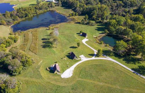 2BR A-Frame Cabin w Hot Tub Near Wine Trail - Foto 5