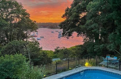 Stunning Home with In-Ground Pool - Photo 49