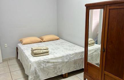 Conforto, charme e praticidade em frente à praça - Foto 5