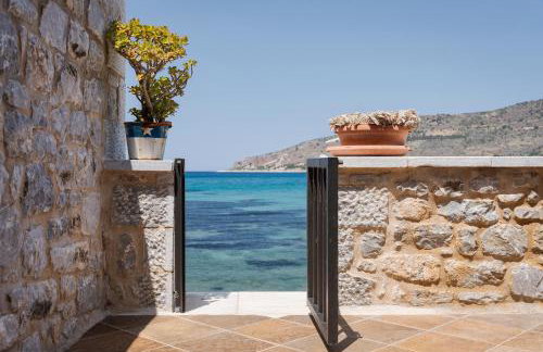 Aura Seafront Villa - Photo 46