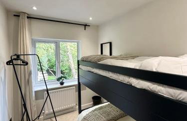 2BR House By Ankers Short Lets & Serviced Accommodation Manchester With Competitive Rates & Free Parking - Foto 22