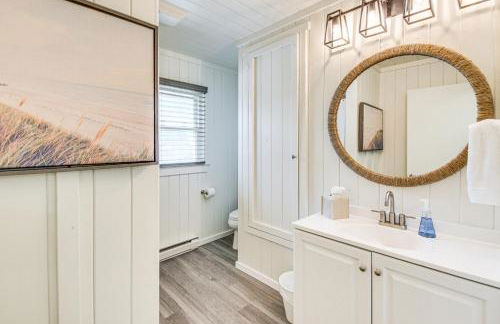 Pet-Friendly Buxton Home with Balcony, 2 Mi to Beach - Foto 11