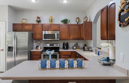 Spacious 6BR Villa Pool Parking Near Disney World - Foto 17