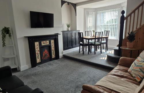 2 Bed Maisonette with Sofa Bed - Ideal for Groups #26C - Foto 37