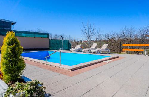 Timber Cottage With Pool - Happy Rentals - Foto 2