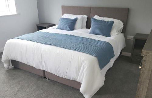 4 Bedroom Home - Sleeps 7 Pet Friendly & Parking - Foto 5