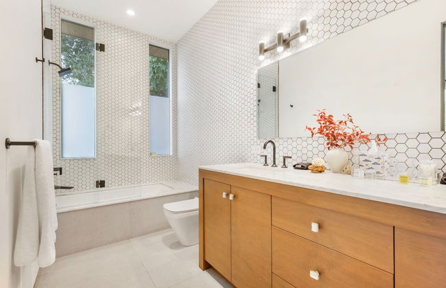 Beverly Glen Hillside Haven - Photo 17