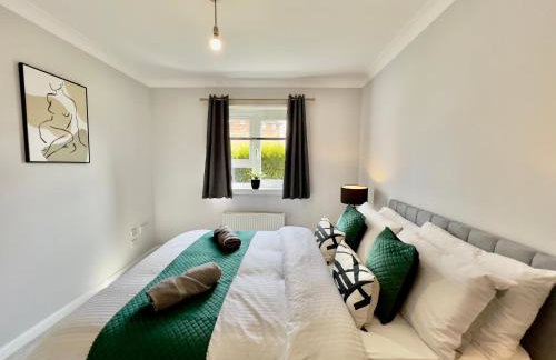 Stylish City Apartment with Free Parking near Town - Foto 12