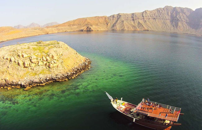 Cruzeiro de Dhow pelos fiordes de Musandam - Foto 1