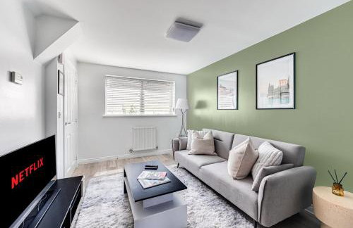 Stylish House with Driveway Parking, Self-Check-In, Fast WiFi and Smart TV by Yoko Property - Foto 10