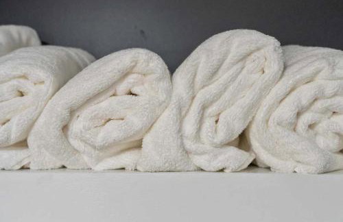 Newly remodeled Near Lake 4BR Hot Tub Navy Family home - Foto 33