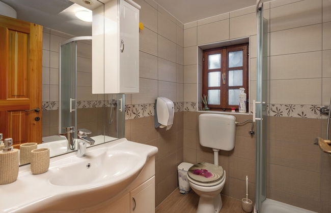 Authentic Wooden House Sleme - Foto 18