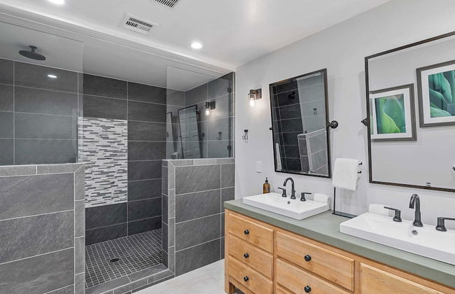 Hidden Oaks Farmhouse by Avantstay Hot Tub, Deck - Foto 27