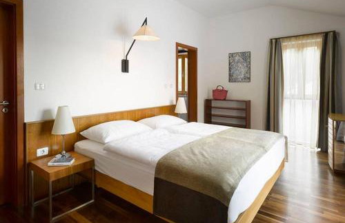 Private luxury Villa AZZURRO on Solta for up to 10 persons, free parking, very close to beach! FREE Kajak & Mountainbikes, GREAT living area & privacy! - Foto 31