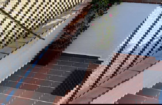 Cozy Furnished Basement Apartment - Photo 11