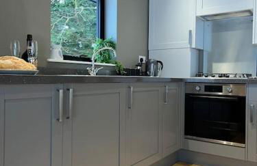 Quirky, Luxury Hideaway - Photo 11