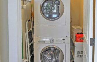 Gorgeous Wapato Point Lakehouse with Private Hot Tub - Foto 18