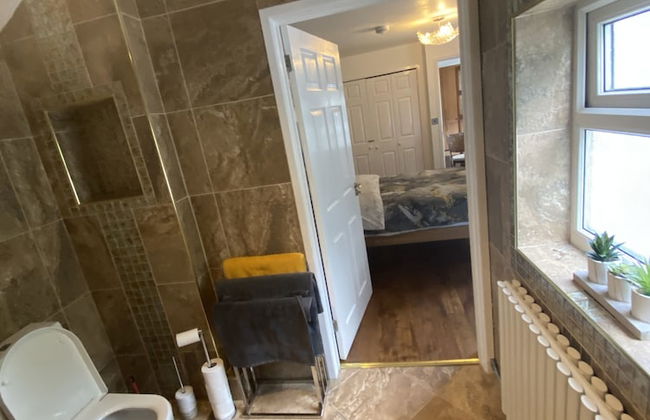 Stunning Beautiful 4-bed House in South Wales - Foto 6