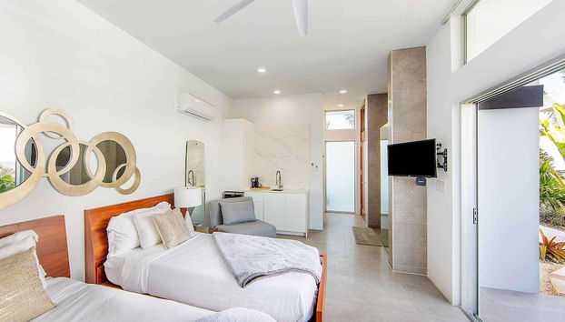 Oceanside Vacation Villa with Private Pool and Resort Amenities v10 - Foto 4, Habitación