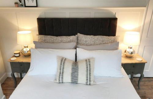 Emerson House, dog friendly with log burner close to waters edge and harbour - Photo 27