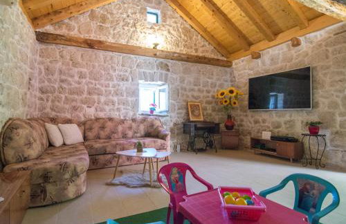 Villa Milena with heated pool and jacuzzi - Photo 70