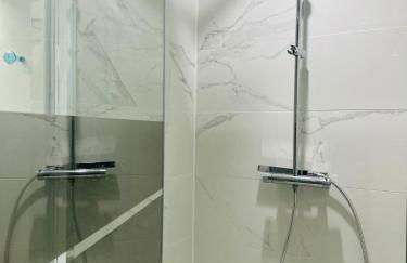 Appartement privé, piscine jacuzzi dans les bois - Foto 8