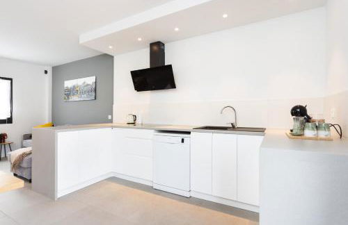 Villa de 4 dormitorios, moderna y nueva, con aire acondicionado, cerca del mar y playa - Casa Maravilla - Foto 43