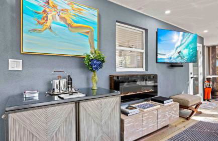 The Surf House: Stylish 2BR Haven - Foto 25