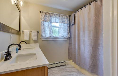 Secluded Family Getaway Near Stowe Deck and Hot Tub - Foto 25