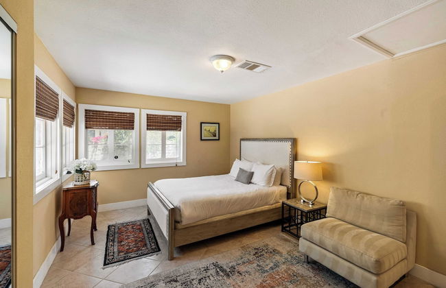 Dandelion by Avantstay Pool, 0.2mi to Downtown! - Foto 18