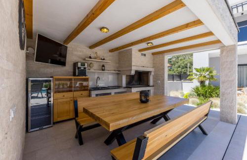 Luxury Villa Diana with heated pool and jacuzzi - Foto 45