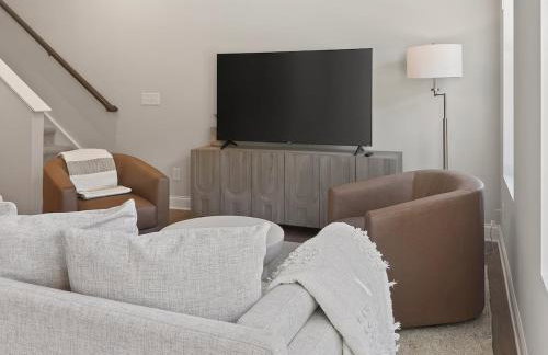 Luxe King Bed, Balcony, Garage in Downtown Raleigh - Foto 2