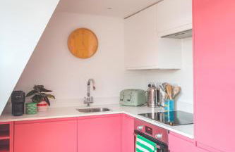 Boutique Retreat in Central Bath - Photo 3