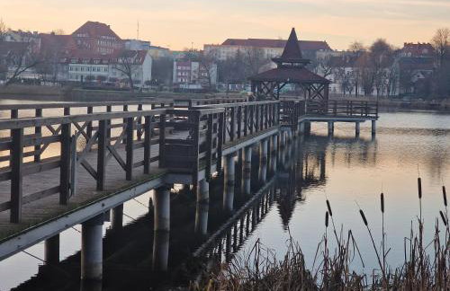 Apartament w Centrum z wanną z hydromasażem - Foto 41