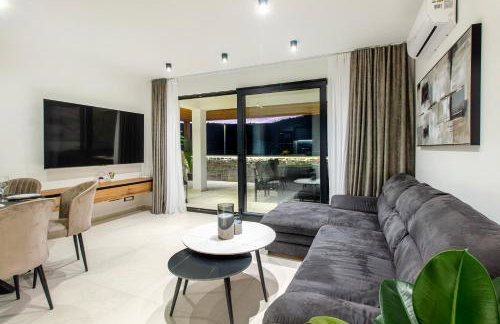 Seafront Villa Kupinica with heated Pool - Foto 30