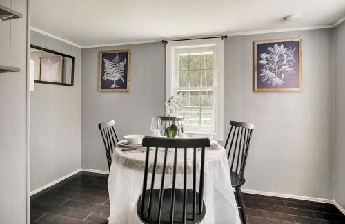 Creekside Cabin w Hot Tub, Fire Pit, Grill, WiFi! - Foto 14