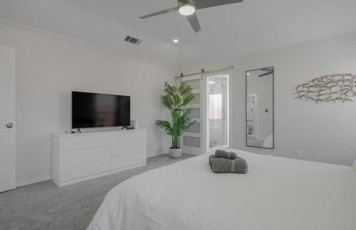 Vibrant Spacious Home w Private Pool and Jacuzzi - Foto 18