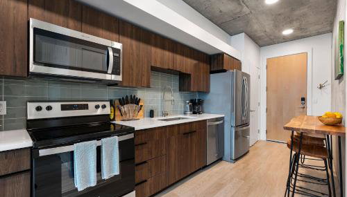 Exceptional 1BD BA-PoolHotTubGymParking- Downtown! - Foto 2