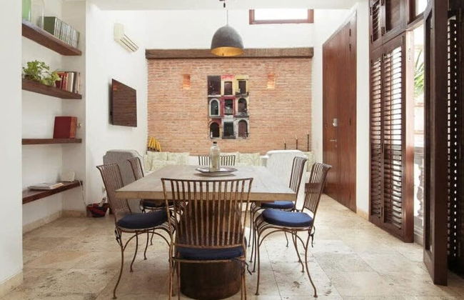 w Sophisticated 3BR House w AC in Cartagena - Photo 5