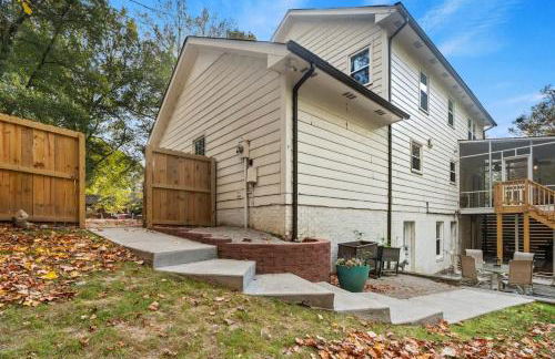 6 Min to North Hills - Private deck - In Unit Washer and Dryer - Foto 30