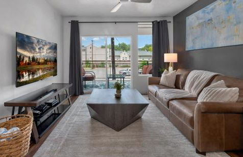 Deluxe 1BR 1BA Pool, Gym, Htub, Pkg - Foto 12