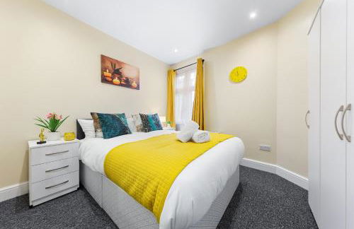 Stylish & Modern 2-Bedroom London Hideaway - King Bed- Sleeps 6 - Parking Available - Instant Book - 20 Percent Off Long Stays! - Foto 15
