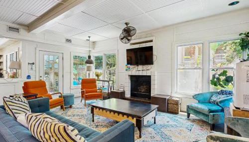 Dog-Friendly Cottage by the Beach with Private Pool, Pool Spa, & Free WiFi - Foto 2