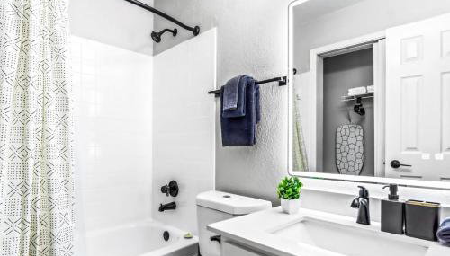 Modern 1BR Retreat Pool 10 Minutes to Austin - Foto 5