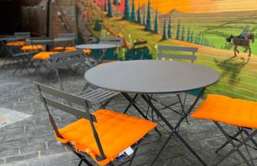 The Queen Stage - Photo 16